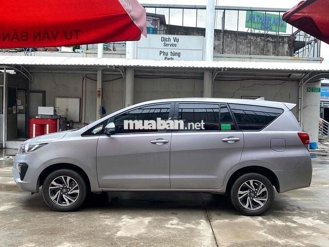 Toyota Innova 2024 E 2.0 MT - 24000 km