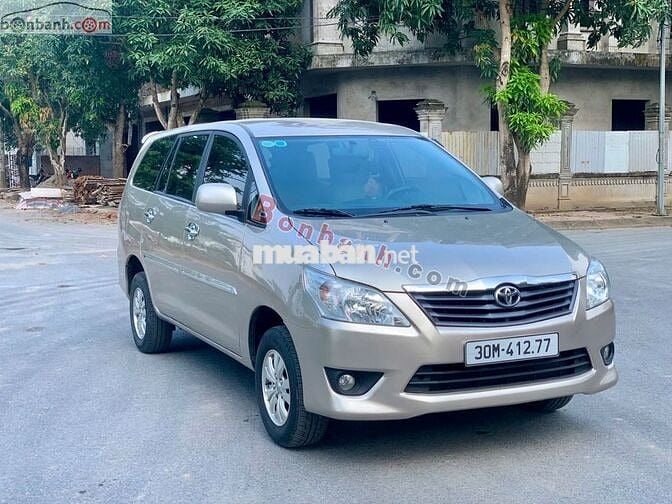 Toyota Innova 2.0J 2014