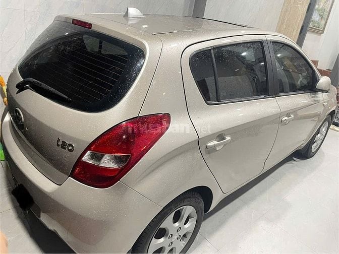 Hyundai i20 2009 1.4 AT - 123000 km