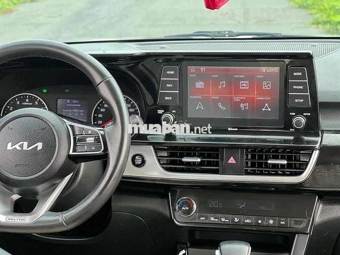 Kia Seltos 2022 Luxury 1.4 AT - 50000 km