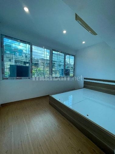 Bán nhà 38 m2 x5 tầng, đường Tam Trinh, phường Lĩnh Nam, Hoàng Mai, HN