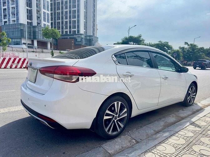 Kia Cerato 2018 1.6 AT Luxury - 47 km