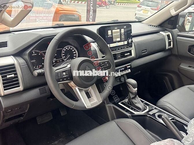 Mitsubishi Triton Premium 2WD AT 2025