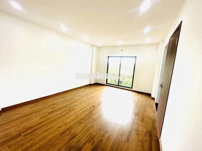 Hiếm - Phúc Lợi - view sen hồ - full nội thất hiện đại - vuông vức