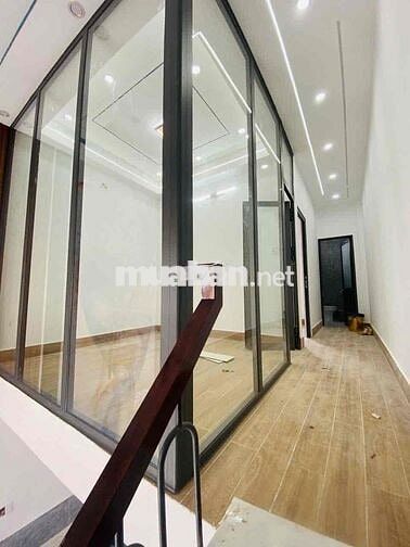 SIÊU PHẨM 3 CĂN NHÀ PHỐ FULL NỘI THẤT NGAY CHỢ BÀ ĐIỂM VÀ NHÀ THỜ