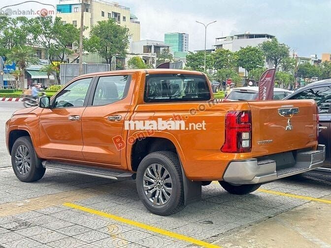 Mitsubishi Triton Premium 2WD AT 2025