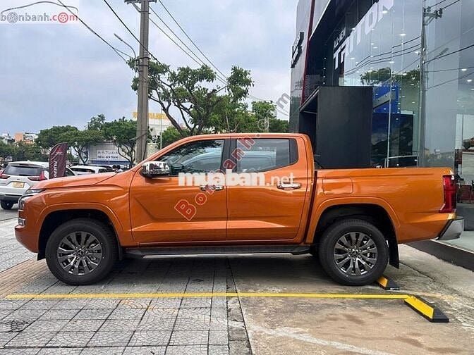 Mitsubishi Triton Premium 2WD AT 2025