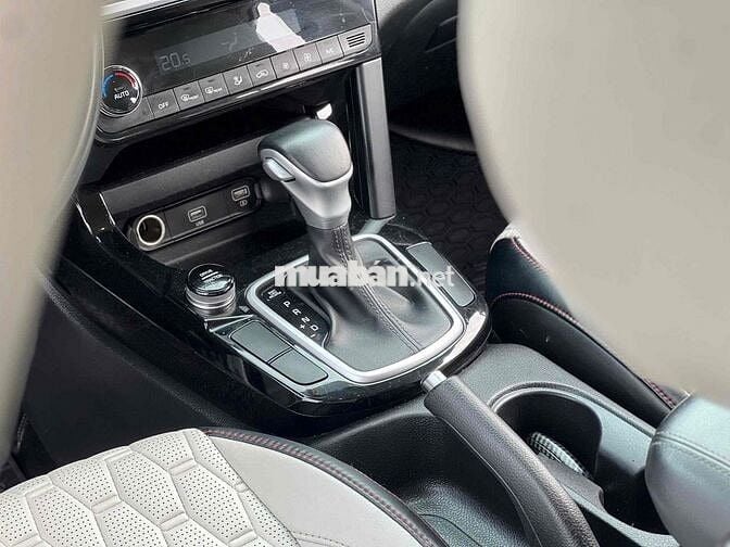 Kia Seltos 2022 Luxury 1.4 AT - 50000 km