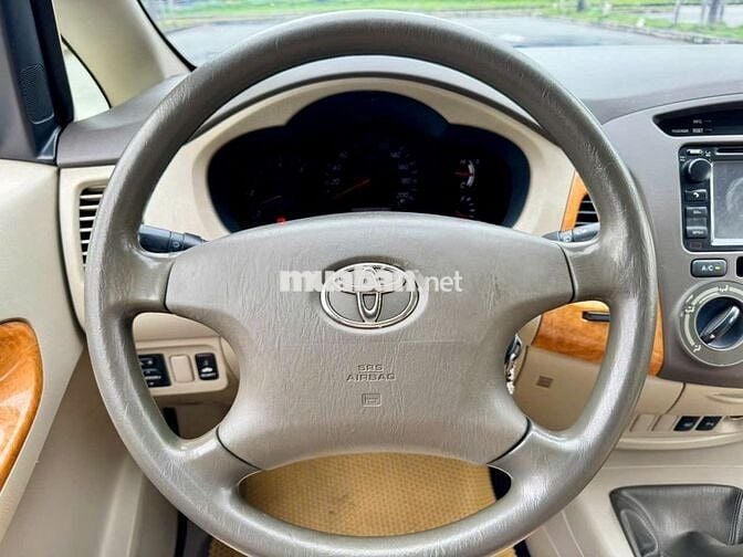 Toyota Innova 2010 G