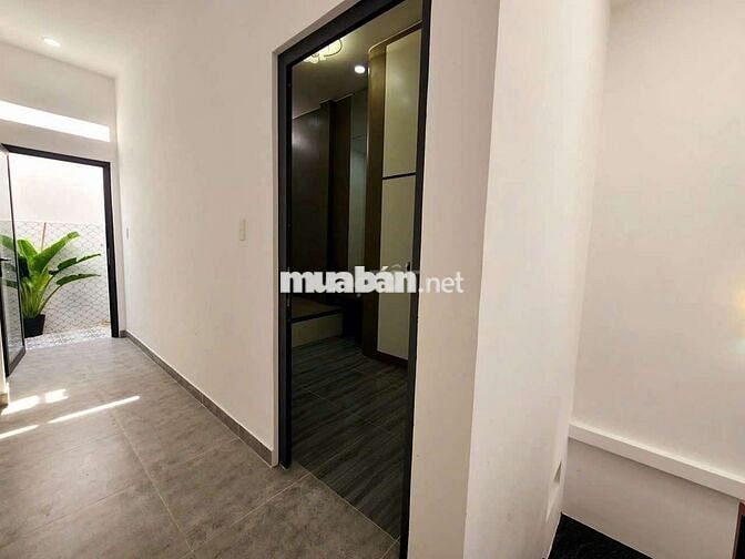 Kẹt tiền bán gấp nhà thuộc đường âu dương lân p3 q8 hẻm xe hơi tới nhà