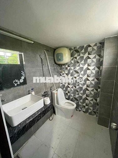Mê lửng MT 5m5 kề Lê Kim Lăng 2pn2wc nội thất cơ bản