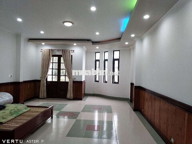 Nhà MT phố 3 lầu, tdt 350m2, 4pn, 6vs, đường Lê Hồng Phong p1 tpBL