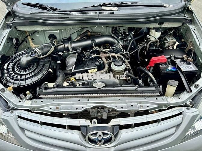 Toyota Innova 2010 G