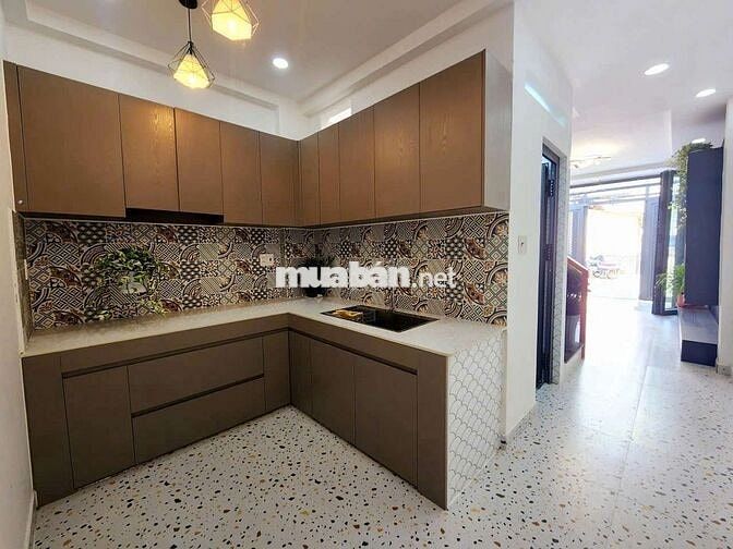 Kẹt tiền bán gấp nhà thuộc đường âu dương lân p3 q8 hẻm xe hơi tới nhà
