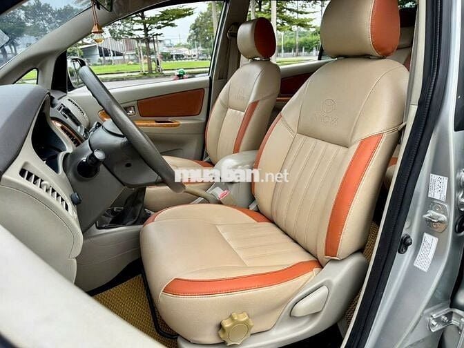 Toyota Innova 2010 G