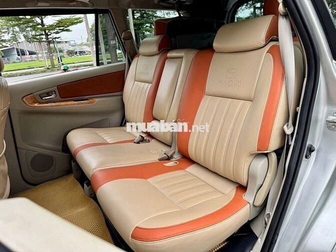Toyota Innova 2010 G