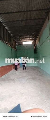 Kho thuê rẻ dt 4,5×18 có 3 pha cao đẹp.  Đường võ văn văn vĩnh lộc B.