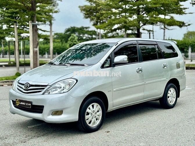 Toyota Innova 2010 G