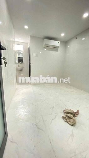 cho thuê nhà mới 100% 3 tầng lầu 2pn 3wc có sẵn máy lạnh, nước nóng