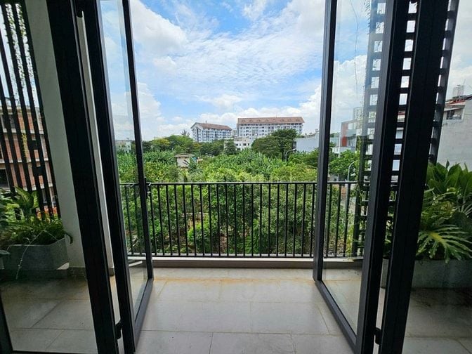 NHÀ 1 TRỆT 3 LẦU MẶT TIỀN KDC NAM LONG FULL NỘI THẤT