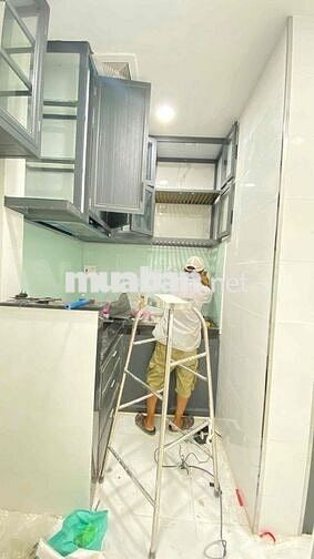 cho thuê nhà mới 100% 3 tầng lầu 2pn 3wc có sẵn máy lạnh, nước nóng