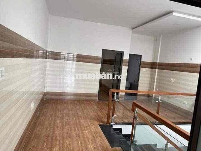 CHO THUÊ NHÀ 3 TẦNG 5PN 5WC ĐƯỜNG 10M5 GẦN NGUYỄN XUÂN LÂM
