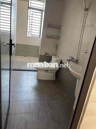 CHO THUÊ NHÀ 3 TẦNG 5PN 5WC ĐƯỜNG 10M5 GẦN NGUYỄN XUÂN LÂM