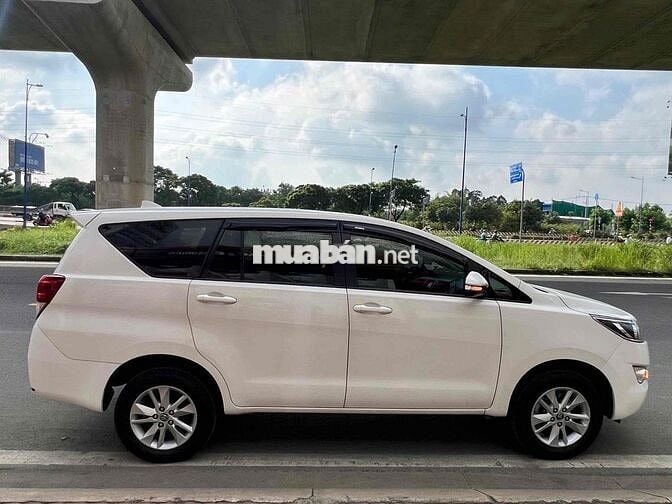 Toyota Innova 2016 2.0E - 158969 km