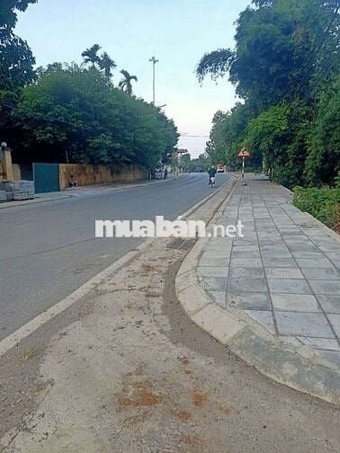 CC BÁN ĐẤT LÀN 2 TRỤC CHÍNH LIÊNHUYỆN HÒATHẠCH QUỐCOAI 245,7M GIÁ3,8TỶ