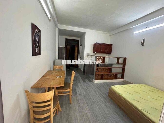 trống sẫn Studio bancol full nội thất ngay chợ Đêm Hạnh Thông Tây