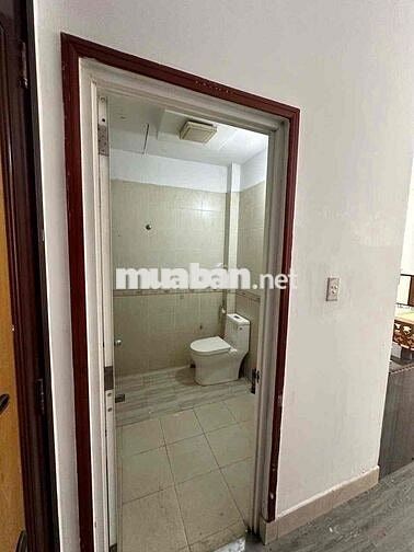 trống sẫn Studio bancol full nội thất ngay chợ Đêm Hạnh Thông Tây