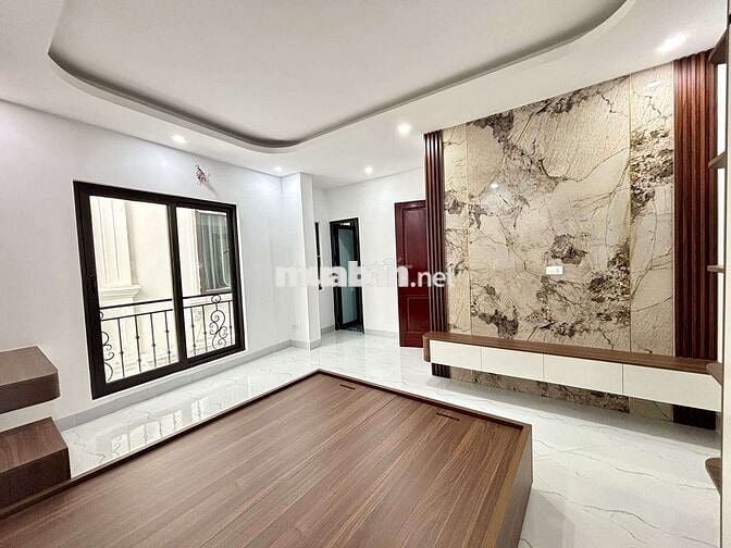 Chính chủ gửi bán nhà Hữu Hòa gần cầu 38m2 5 tầng giá chỉ 4,2 tỷ
