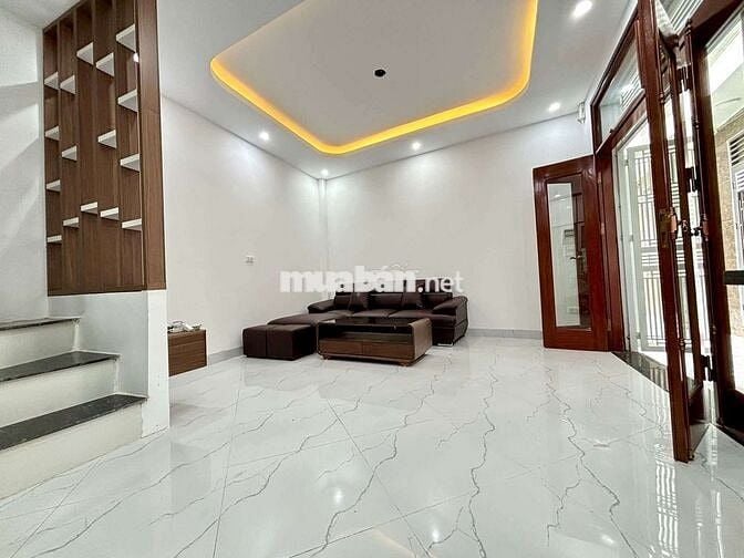Chính chủ gửi bán nhà Hữu Hòa gần cầu 38m2 5 tầng giá chỉ 4,2 tỷ