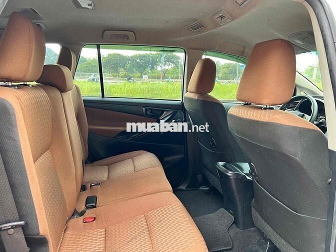 Toyota Innova 2016 2.0E - 158969 km