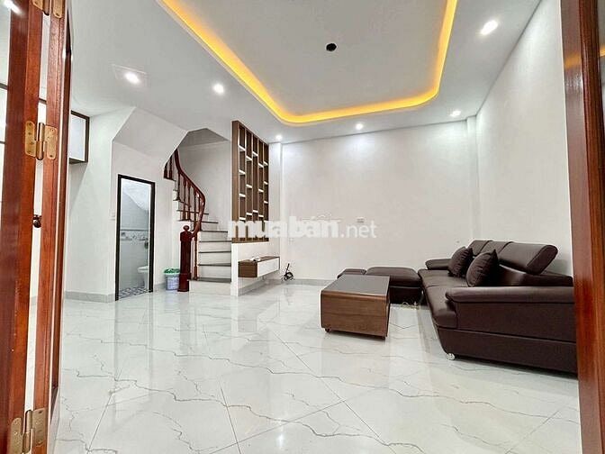 Chính chủ gửi bán nhà Hữu Hòa gần cầu 38m2 5 tầng giá chỉ 4,2 tỷ