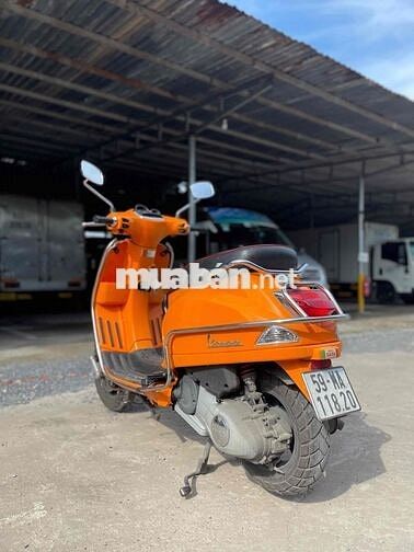 Vespa 2013 đèn Vuông nữ sử dụng