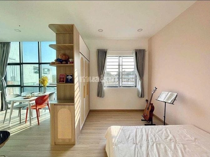 Bán nhà Mặt tiền kinh doanh Quận 1, 5 Tầng có thang máy.