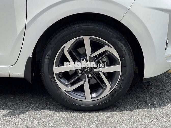 Hyundai i10 Hatchback 1.2AT 2022 Chạy Lướt Cực Đẹp