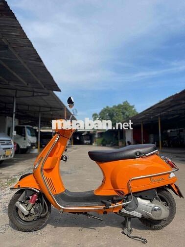 Vespa 2013 đèn Vuông nữ sử dụng