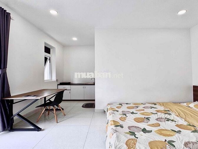 Căn hộ CC full nội thất mới có ban công lớn kế ĐH HUFLIT - Bách Khoa