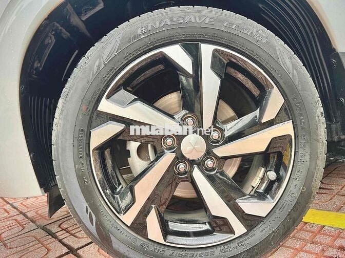 Mitsubishi Xpander Premium 2024