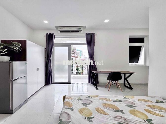 Căn hộ CC full nội thất mới có ban công lớn kế ĐH HUFLIT - Bách Khoa