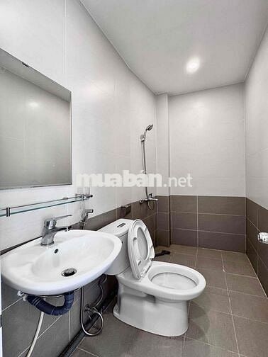 Căn hộ CC full nội thất mới có ban công lớn kế ĐH HUFLIT - Bách Khoa