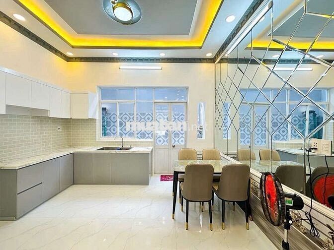 83 Đào Tông Nguyên,TT. Nhà Bè,DT: 51m2, 2 tầng, Ngang4x13m, Nhỉnh 4tỷ