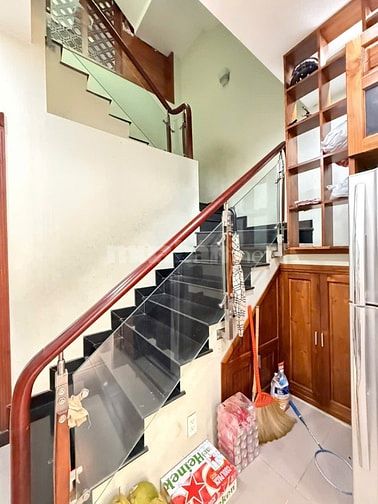 Bán nhà 1 trệt,2 lầu,cách đồng khởi 1 xẹt