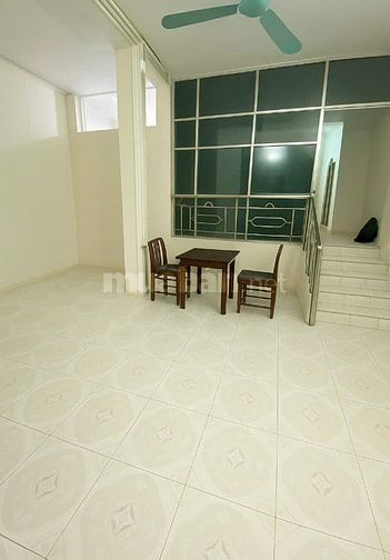 Thuê siêu rẻ căn hộ 103m2 3PN, 1 bếp, 1P khách, 2WC đường Nguyễn Quý Đ