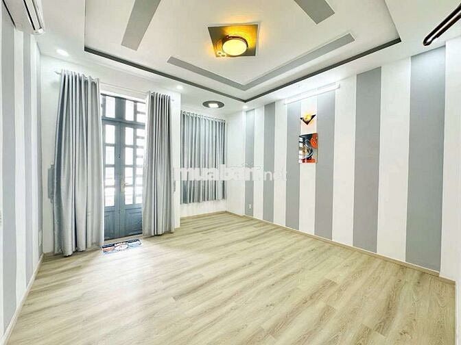 83 Đào Tông Nguyên,TT. Nhà Bè,DT: 51m2, 2 tầng, Ngang4x13m, Nhỉnh 4tỷ