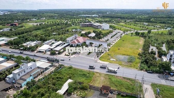 Bán Nhà Phố 1T2L 90m2, Giá 2.5 tỷ - Đường TL824, Hựu Thạnh, Long An