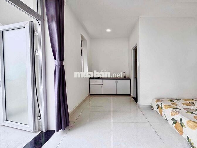 Căn hộ CC full nội thất mới có ban công lớn kế ĐH HUFLIT - Bách Khoa