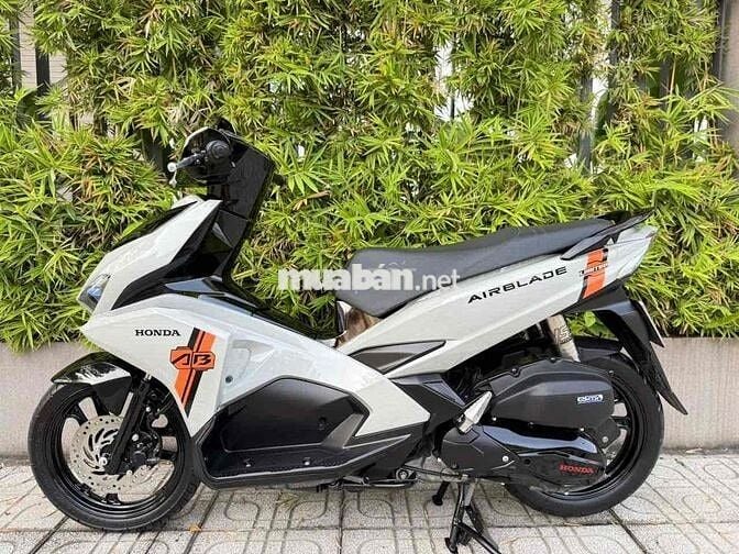 air blade 2018 smakey xám ximang(hỗ trợ góp)